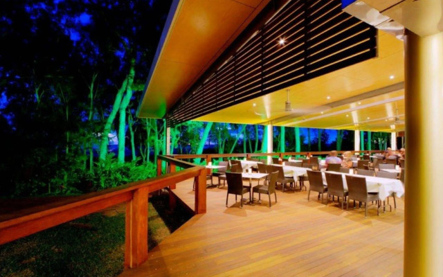 Albatross Bay Resort