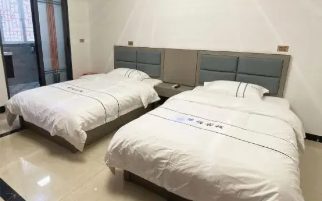Nineteen Degree Travel Residential B&B