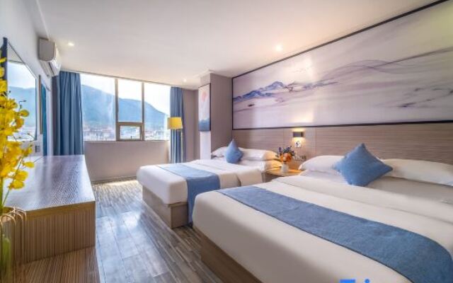 Zhubao Hotel (Wuzhou Municipal Plaza Center Branch)