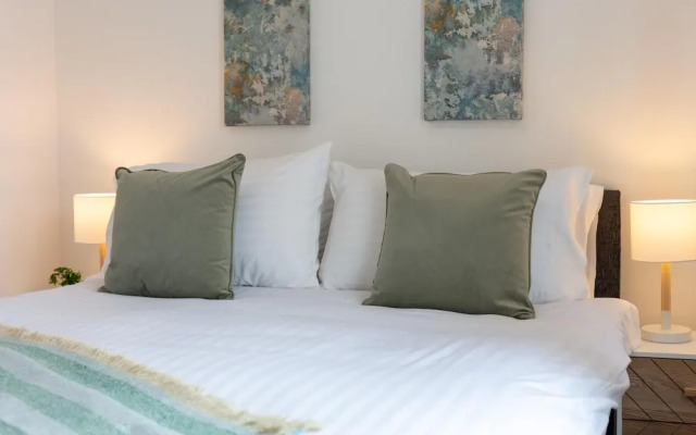 Elms Way No33 - Donnini Apartments