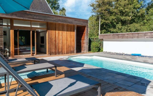 Villa White in Spa With Pool