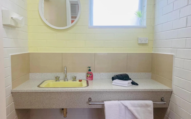 24 Hour CheckIn Motels -Sea Lake Motel