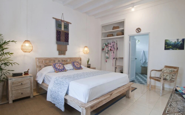 1 Bed, Private Pool, Walk to Seminyak Beach, Cafes, Shops, all Else – Guest Rooms – Kuta