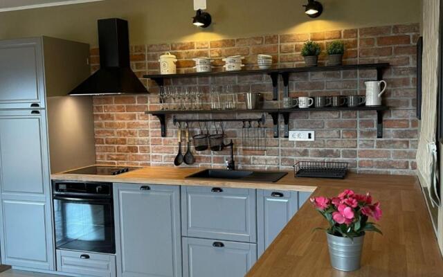 Ani - Family Friendly - A1(7)