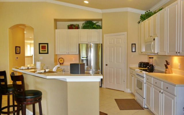 1252 Rialto Way, Unit 201