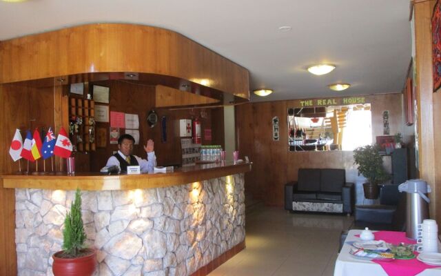 The Real House-Hostel