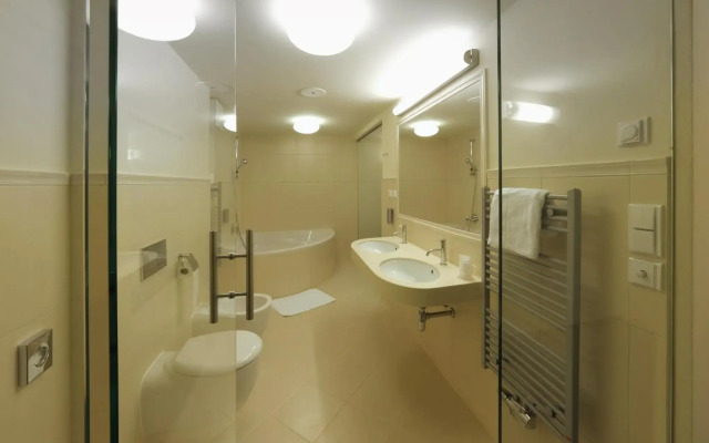 Esmarin Wellness Hotel