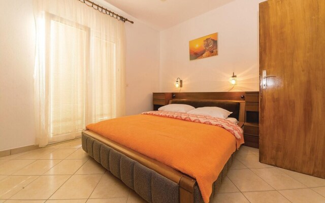 Beautiful Home in Banj With Wifi and 5 Bedrooms