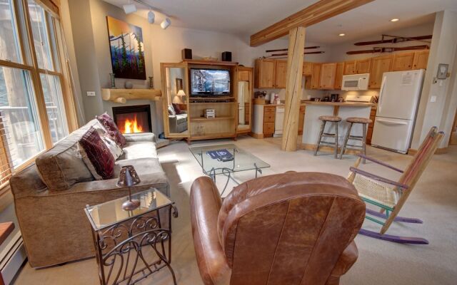 Trappers Crossing 8764