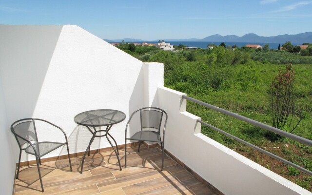 A2 - Modern apt With Balcony, sea View & Parking