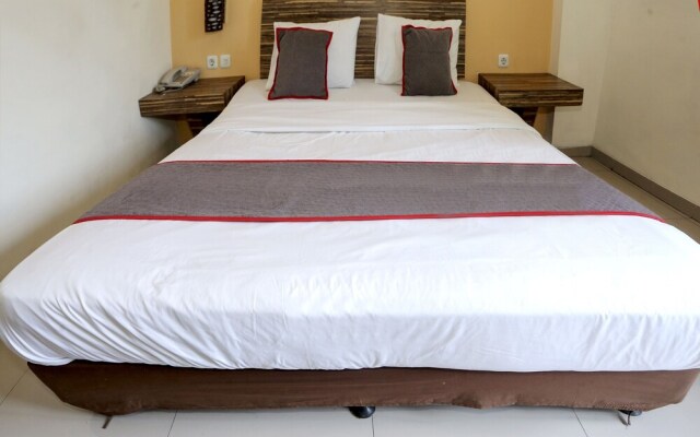 Super OYO Collection O 92130 Hotel Fiducia Kaji