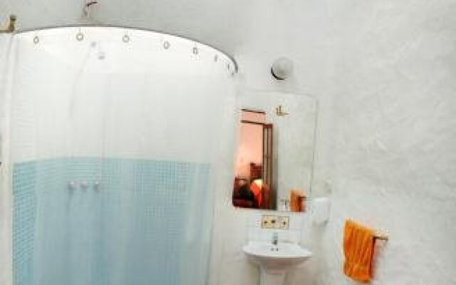 Anandamayi Hostel & Hotel