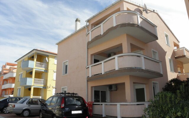 Apartment Sab - 40 m from beach: A5 Povljana, Island Pag