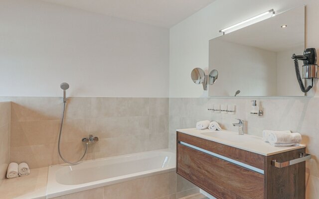 Luxury Villa in Ellmau with Hot Tub