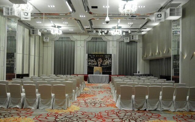 Platinum Hotel
