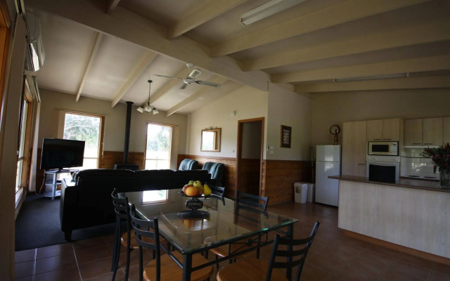 Halls Haven Holiday Units