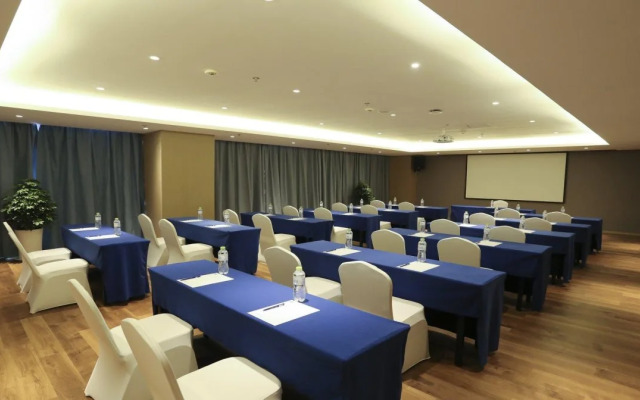 Holiday Inn Express Linyi Riverside by IHG
