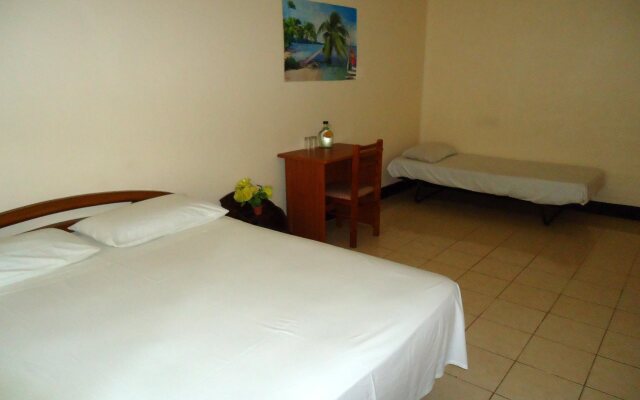 Lions Den Hotel