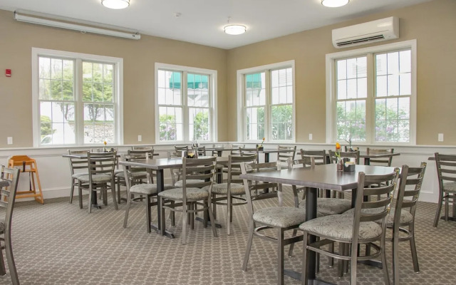 Acadia Inn