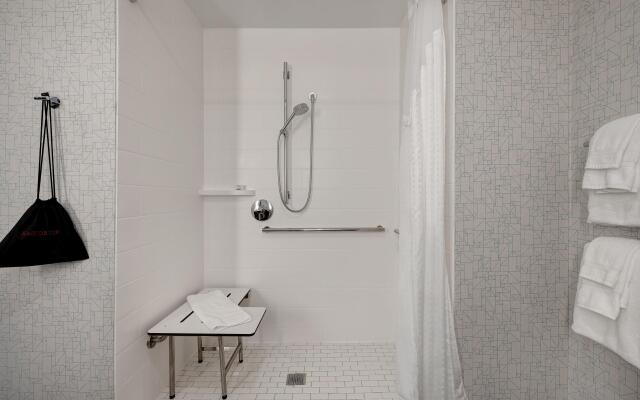 Holiday Inn Express & Suites Brighton by IHG