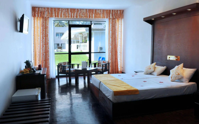 Golden Star Beach Hotel