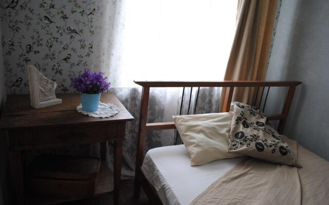 Tabouret Rooms na Mayakovskogo 17