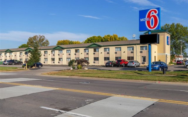 Motel 6-Moline, IL