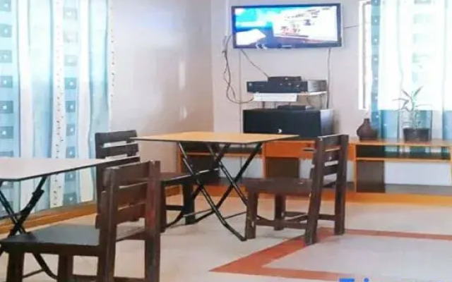 Reddoorz @ D'little Egg Hostel Pangasinan