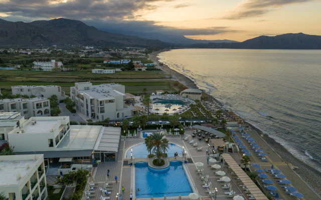 Hydramis Palace Beach Resort