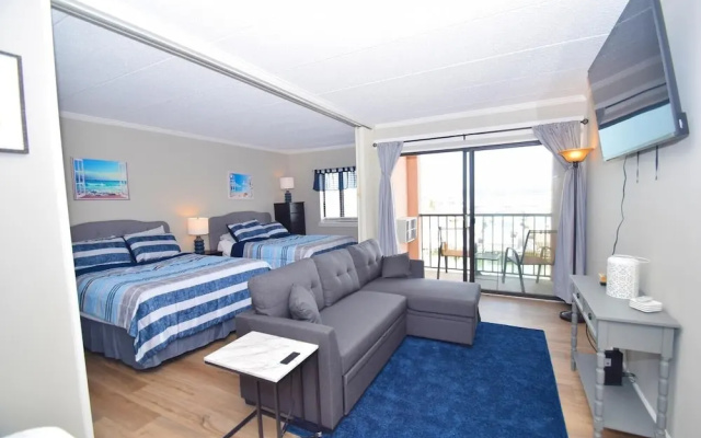 Westward Ho 408 Condo by RedAwning
