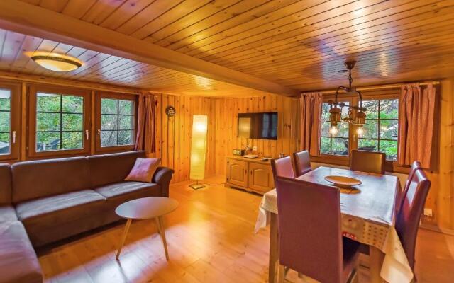 Charming Little Chalet for 6 People & Free Ski Lockers