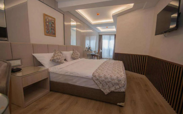 Vera Life Hotel