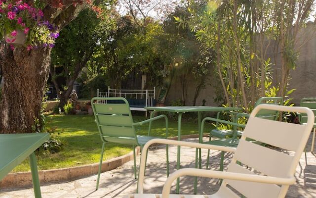 Maison et table d'hôtes le Camélia Blanc