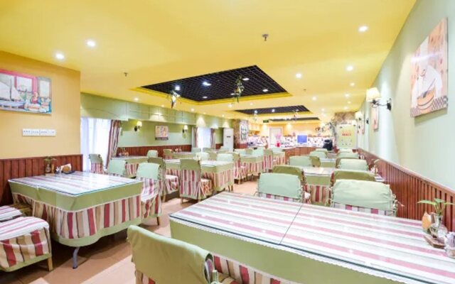 Home Inn (Yangzhou Slender West Lake Dongguan Street)