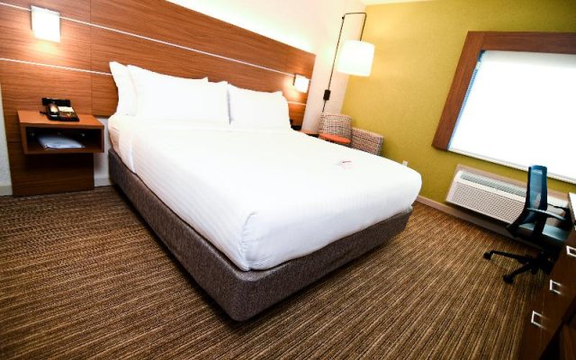 Holiday Inn Express Hotel & Suites PORT CLINTON-CATAWBA ISLAND
