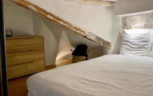 Charmant studio vieil Antibes