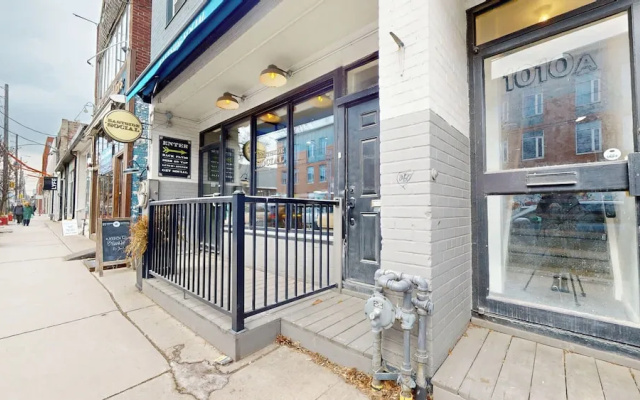 Casa Hotels Elegant 2BR Suite in Leslie...