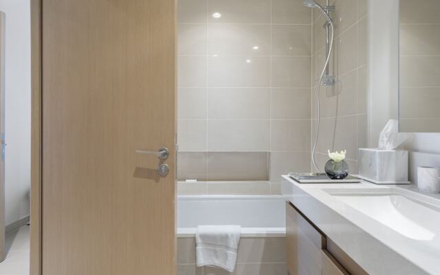 Spacious Apt With Incredible Canal and Park Views