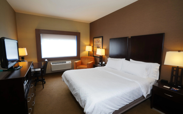 Holiday Inn Express & Suites Canyonville