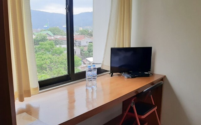 RedDoorz Plus @ Bitung City Center