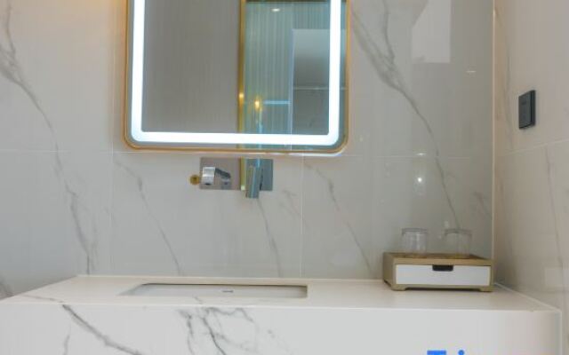 Jinshun Tianhua Hotel (Lushui No.1 Middle School in Nujiang)