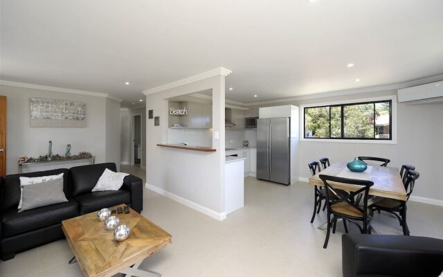 Tomaree Road, 16, The Tomaree