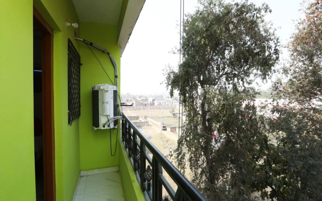 Oyo 23463 Ar Square