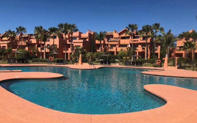 2256-Stunning groundfloor in luxury complex!