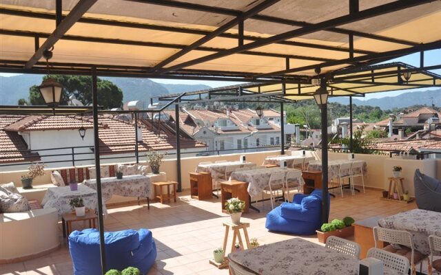 Dalyando Hotel