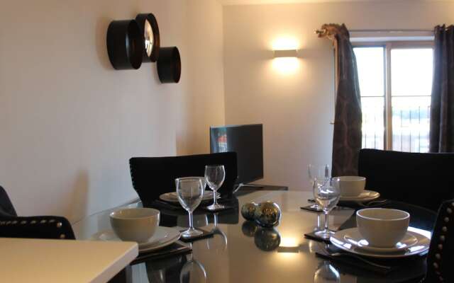 Karah Suites - Peascod Place