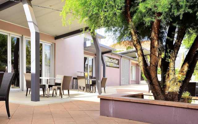 Mackellar Motel