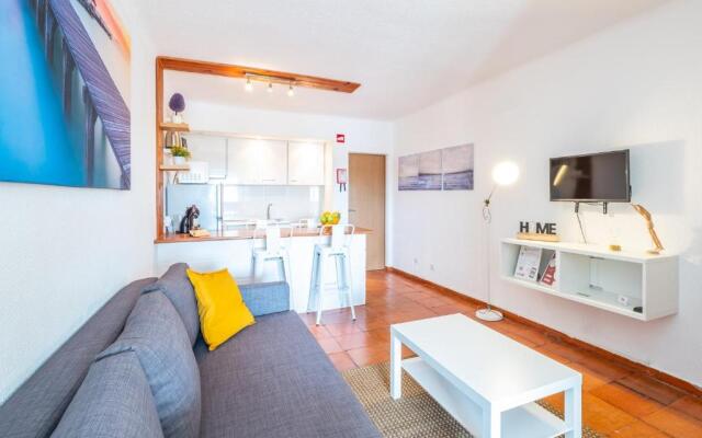 #065 Vila Magna Flat with Pool by Home Holidays