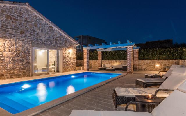 Modern Villa in Sukosan With Private Swimming Pool