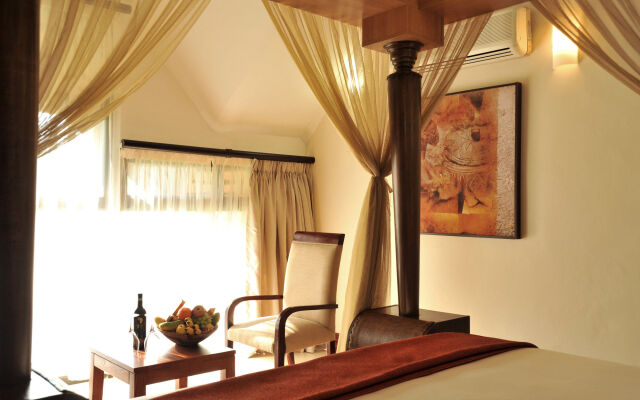 Cresta Mowana Safari Resort & Spa